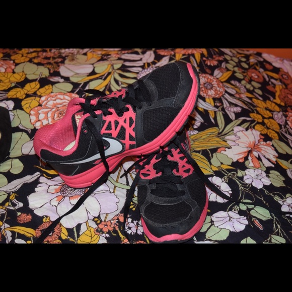 Black and Pink Nikes - Picture 3 of 4